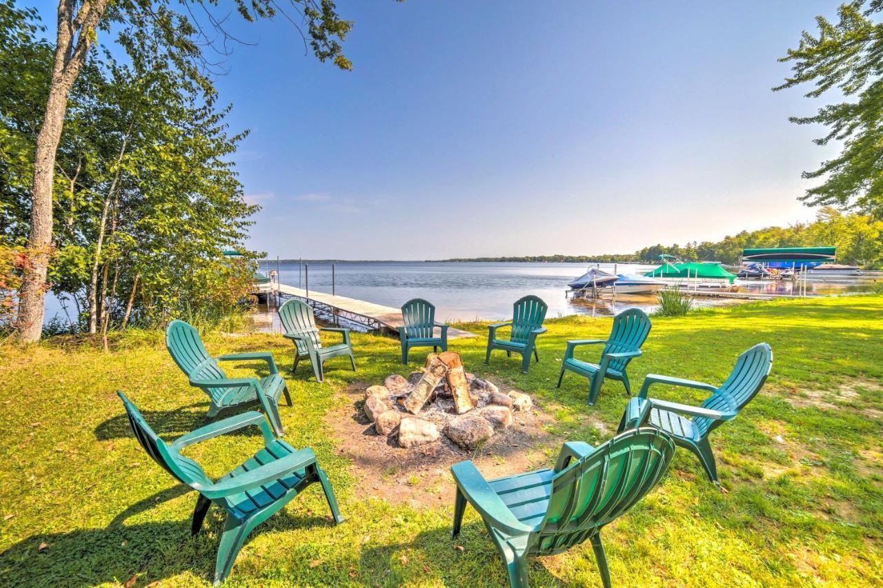 Crivitz Lakefront Escape With Boat Dock And Slip! Exterior foto