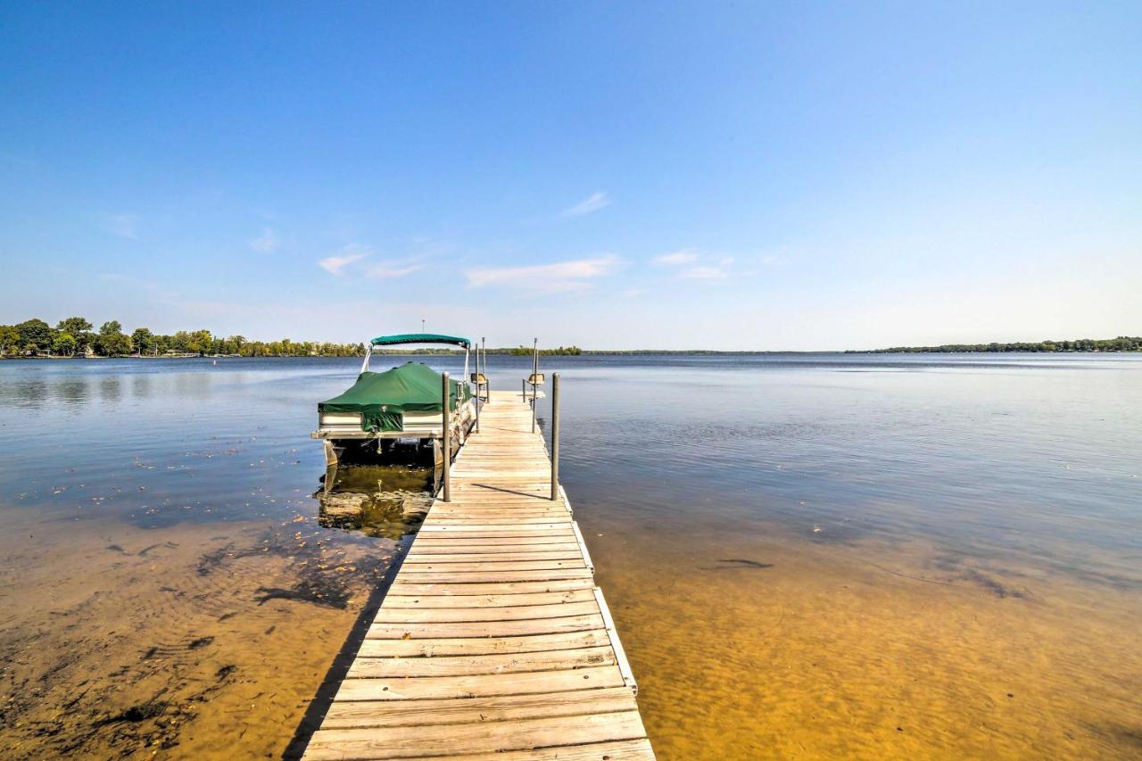 Crivitz Lakefront Escape With Boat Dock And Slip! Exterior foto